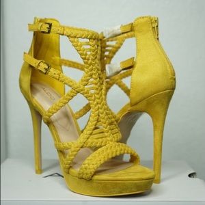 (NEW) Mustard platform heels